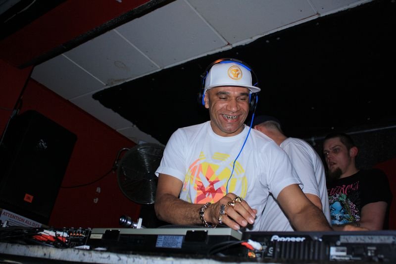 Goldie & MC LowQui, Zen, 23/09/11